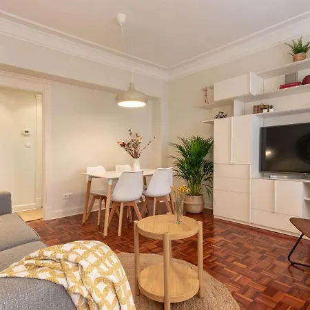 And Charming - Guggenheim & Old Town Bilbao