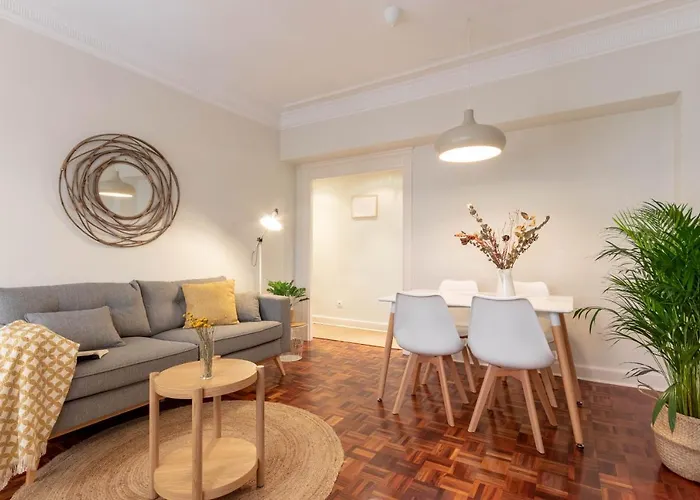 And Charming - Guggenheim & Old Town