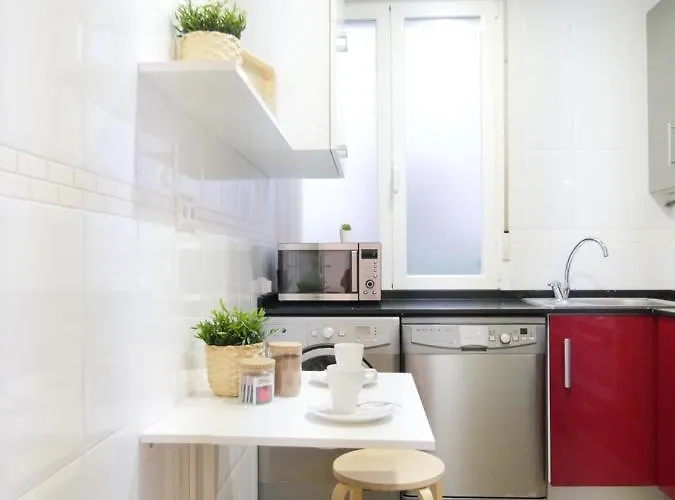 And Charming - Guggenheim & Old Town Bilbao