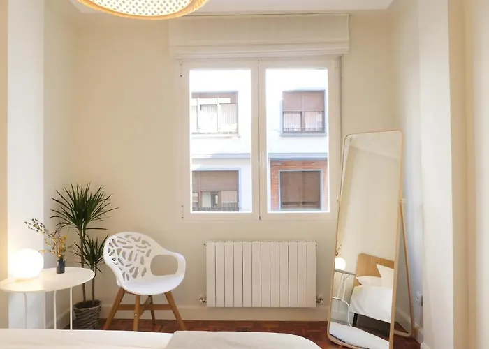 And Charming - Guggenheim & Old Town Bilbao