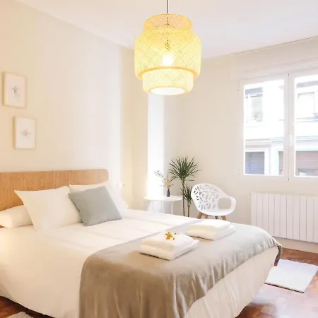 And Charming - Guggenheim & Old Town *