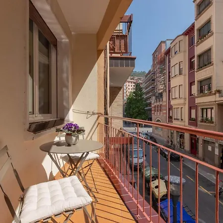 And Charming - Guggenheim & Old Town * Μπιλμπάο